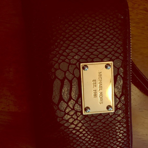 Handbags - Michael Kors wristlet